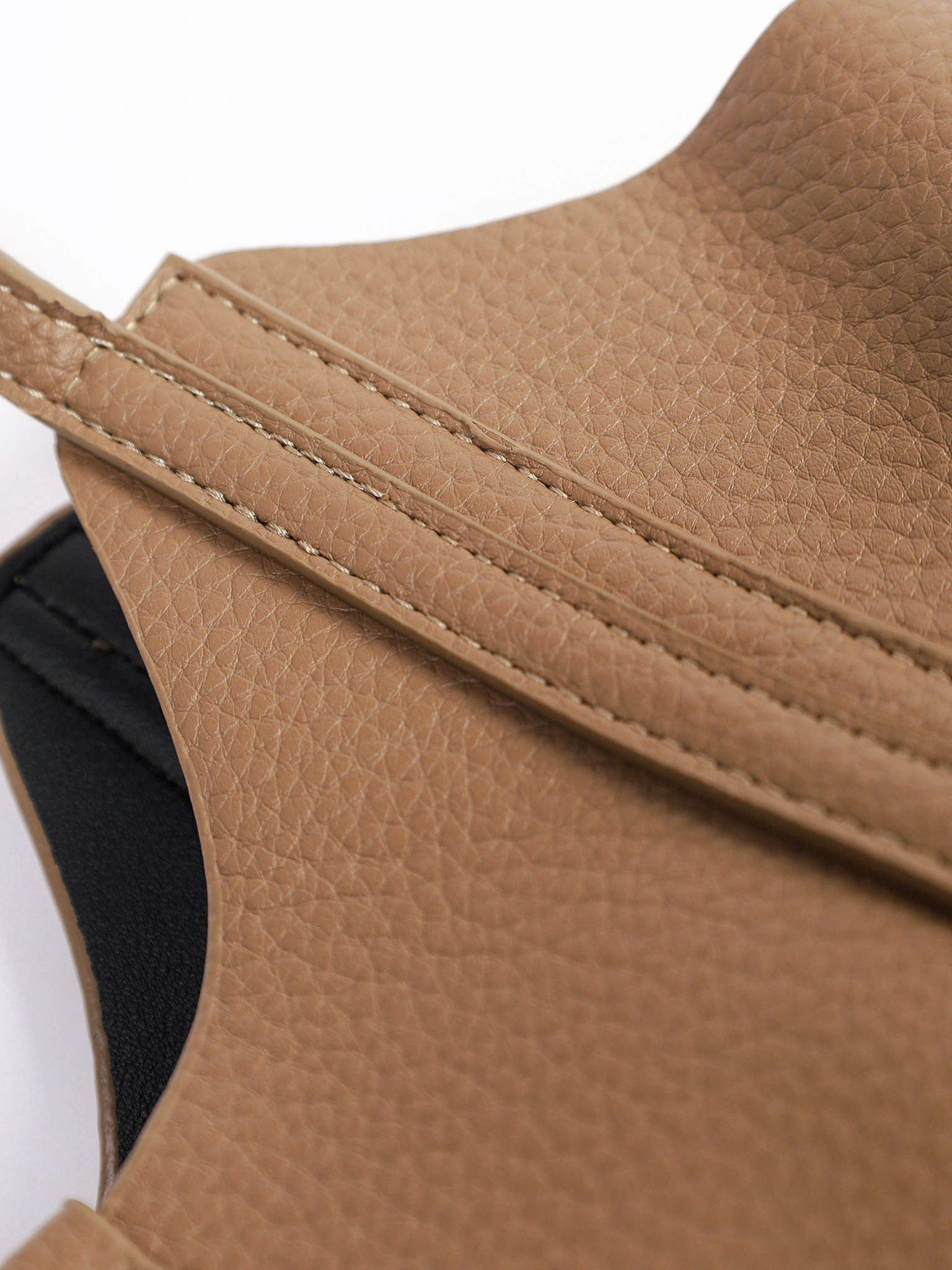 Сумка-тоут с плоскими ручками с брелком-медвежонок в ассортименте